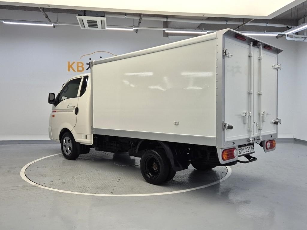 2018 HYUNDAI PORTER II Built -in Low