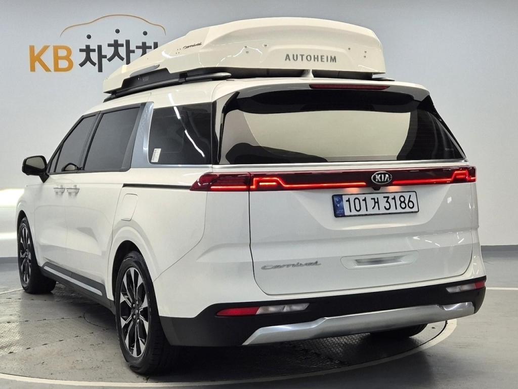 2021 KIA CARNIVAL (KA4) 9 -seater diesel nobless