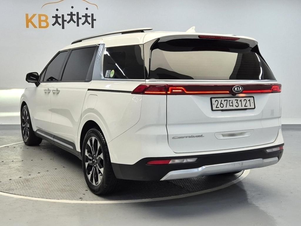 2021 KIA CARNIVAL (KA4) 9 -seater diesel signature