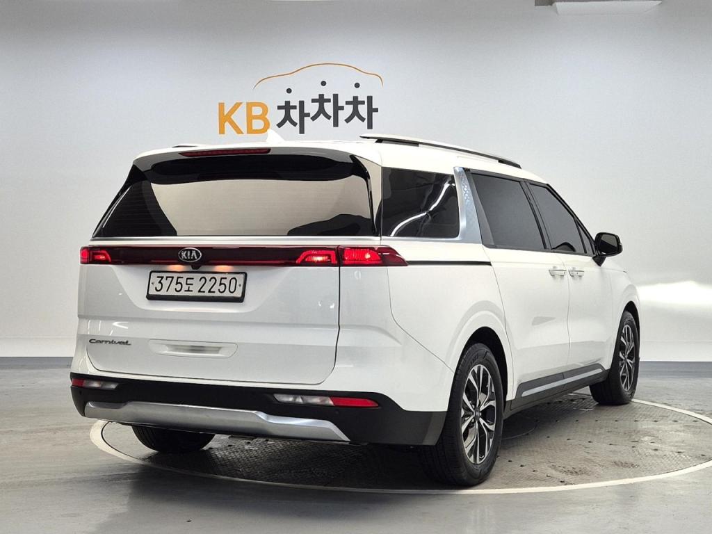 2021 KIA CARNIVAL (KA4) 9 -seater diesel nobless