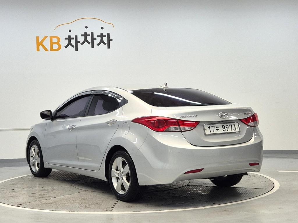 2011 HYUNDAI AVANTE MD 