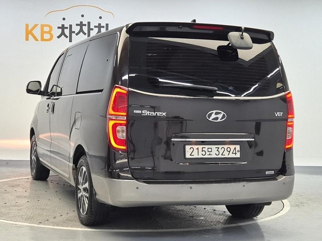 2019 HYUNDAI THE NEW GRAND STAREX 