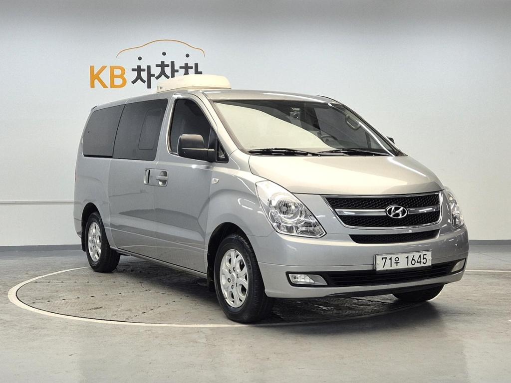 2011 HYUNDAI GRAND STAREX 