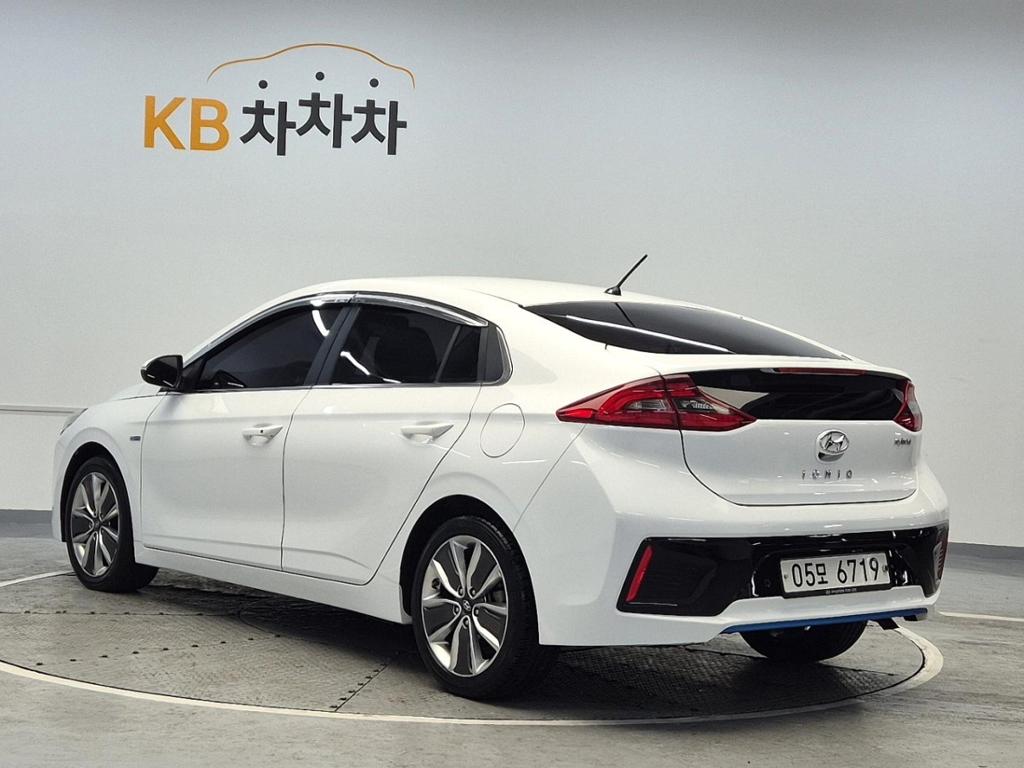 2019 HYUNDAI IONIQ 