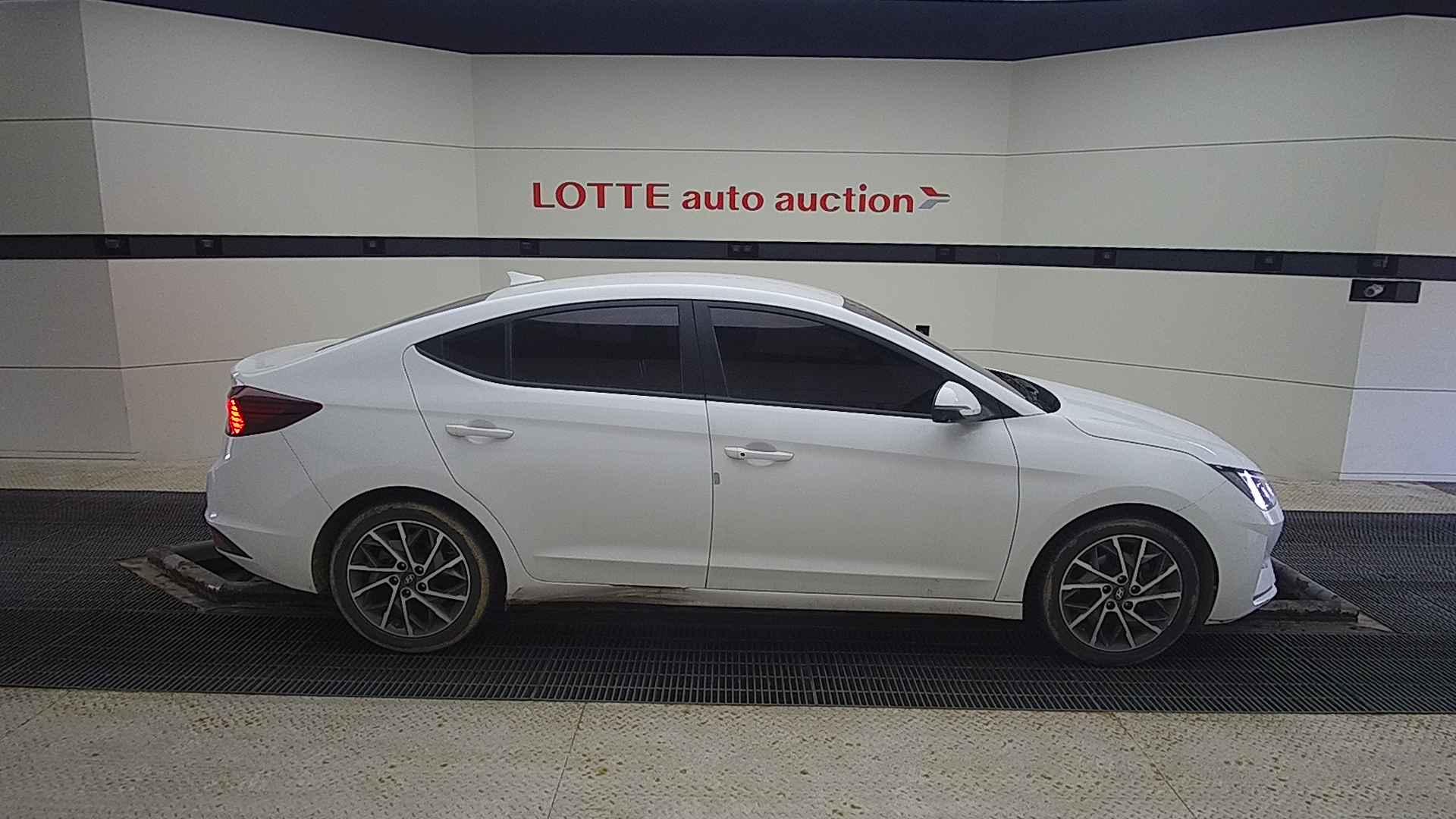 2020 HYUNDAI THE NEW AVANTE AD 1.6 Gasoline Smart