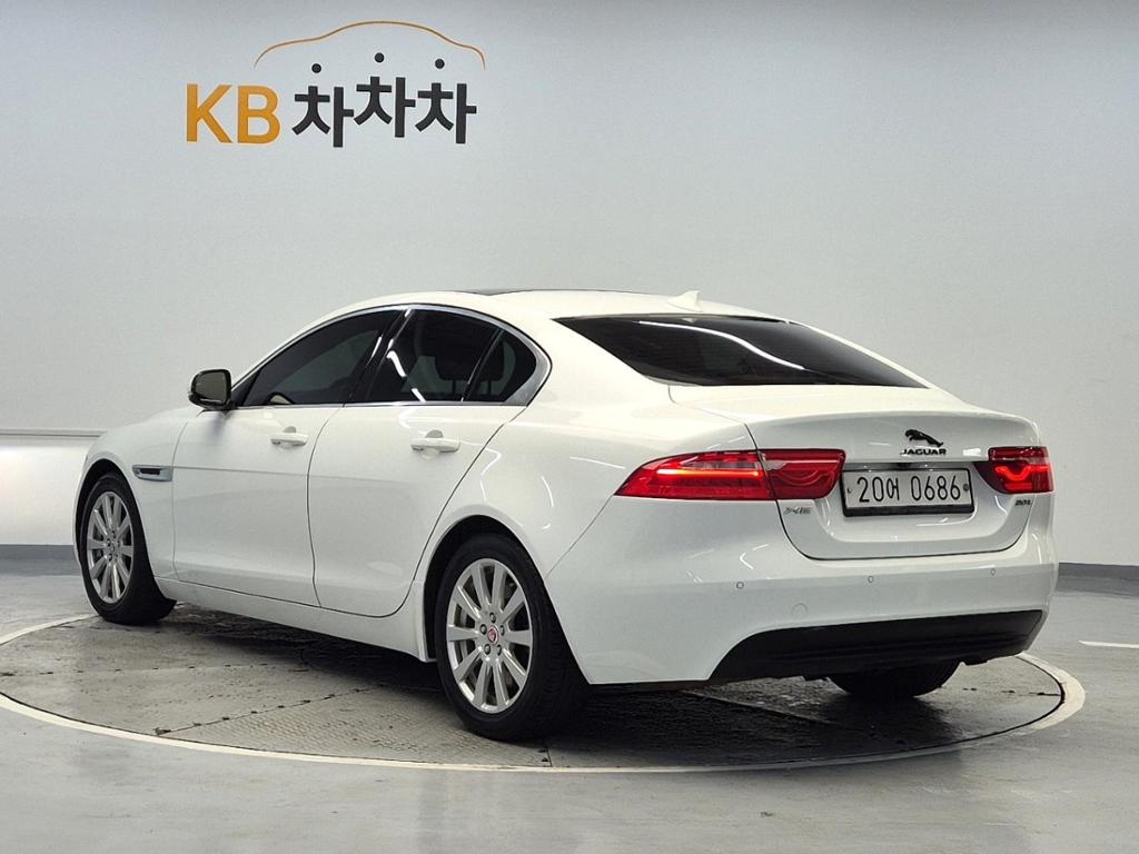 2016 JAGUAR XE 