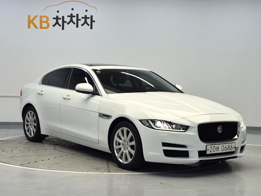 2016 JAGUAR XE 