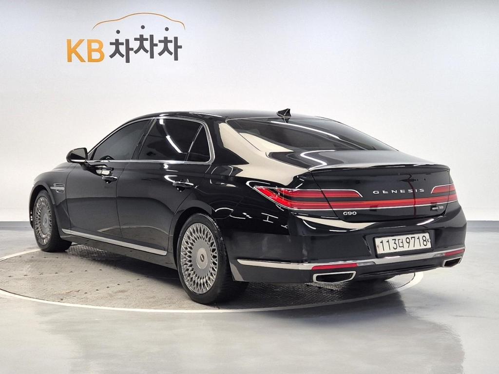 2020 GENESIS G90 
