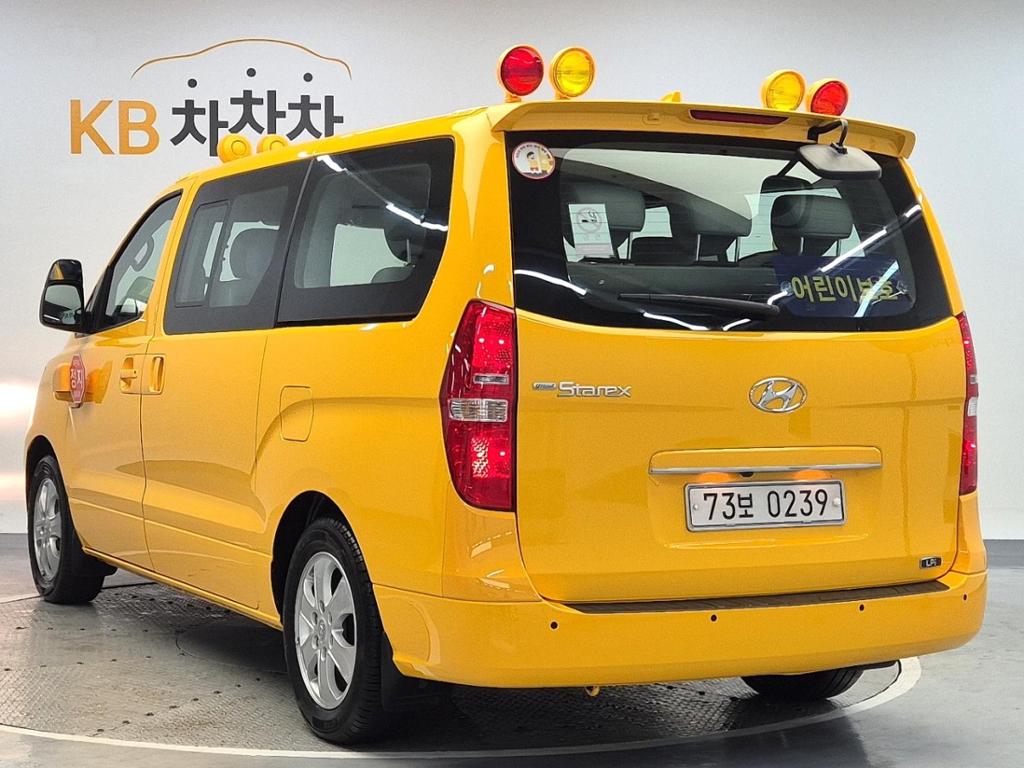 2021 HYUNDAI THE NEW GRAND STAREX 