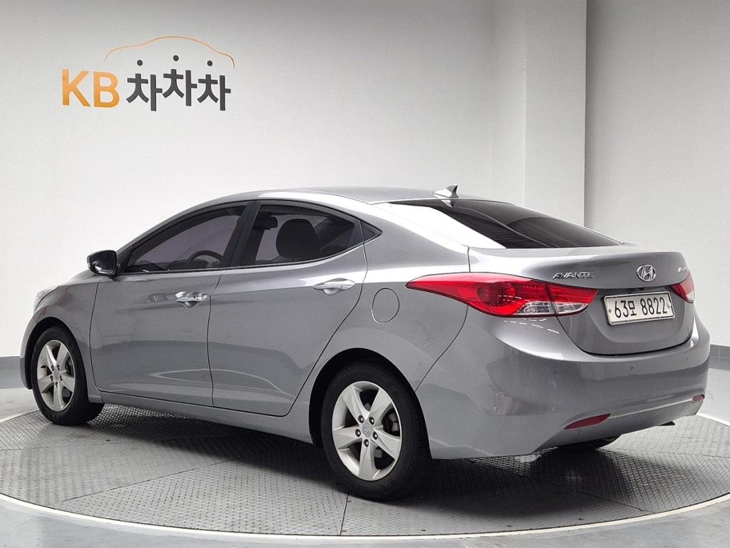 2011 HYUNDAI AVANTE MD 
