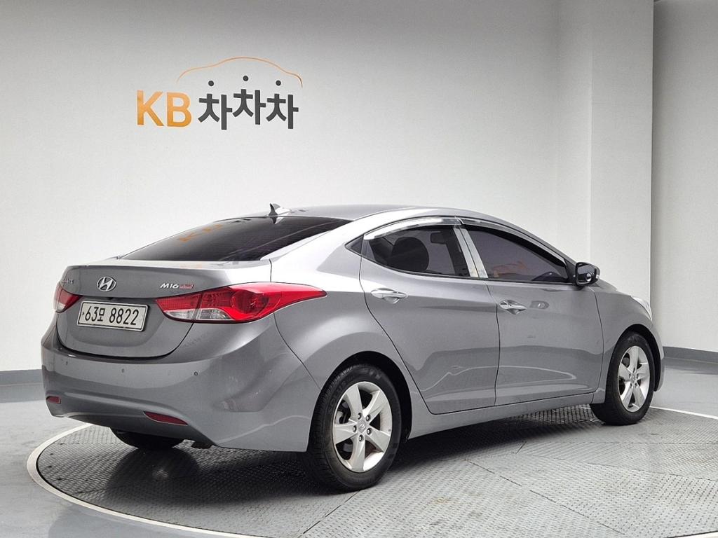 2011 HYUNDAI AVANTE MD 