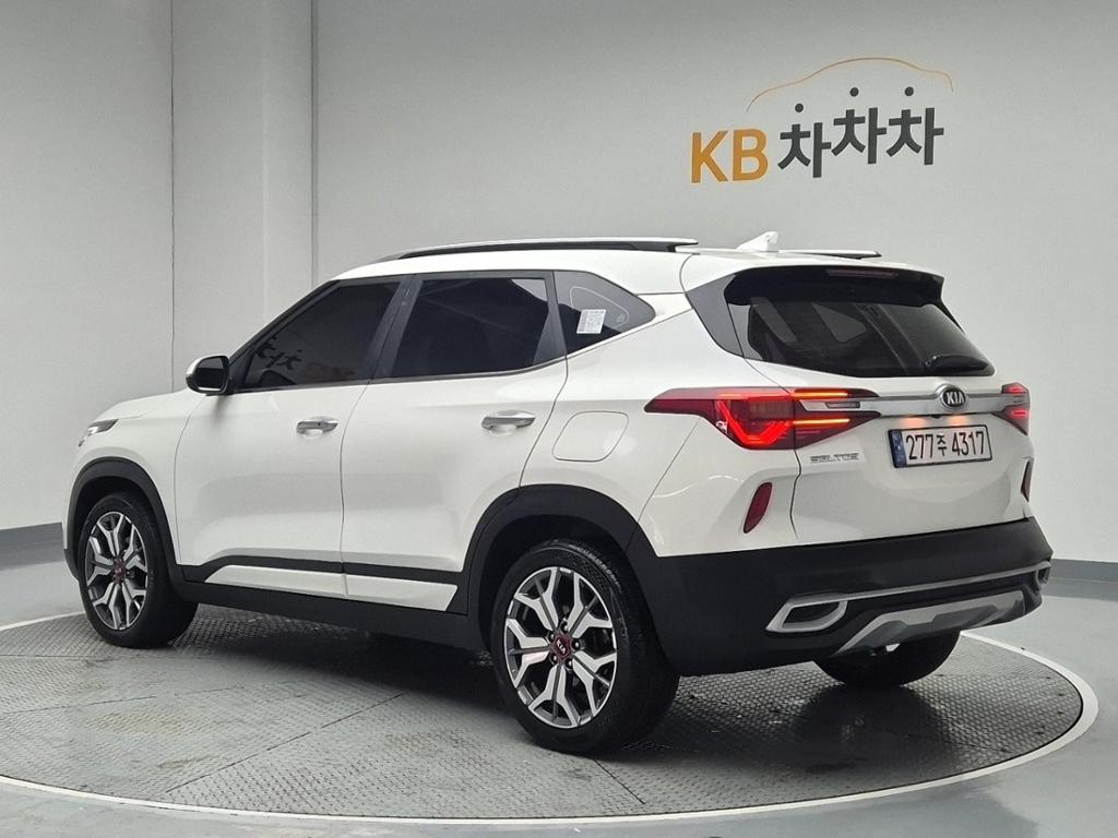 2022 KIA SELTOS 