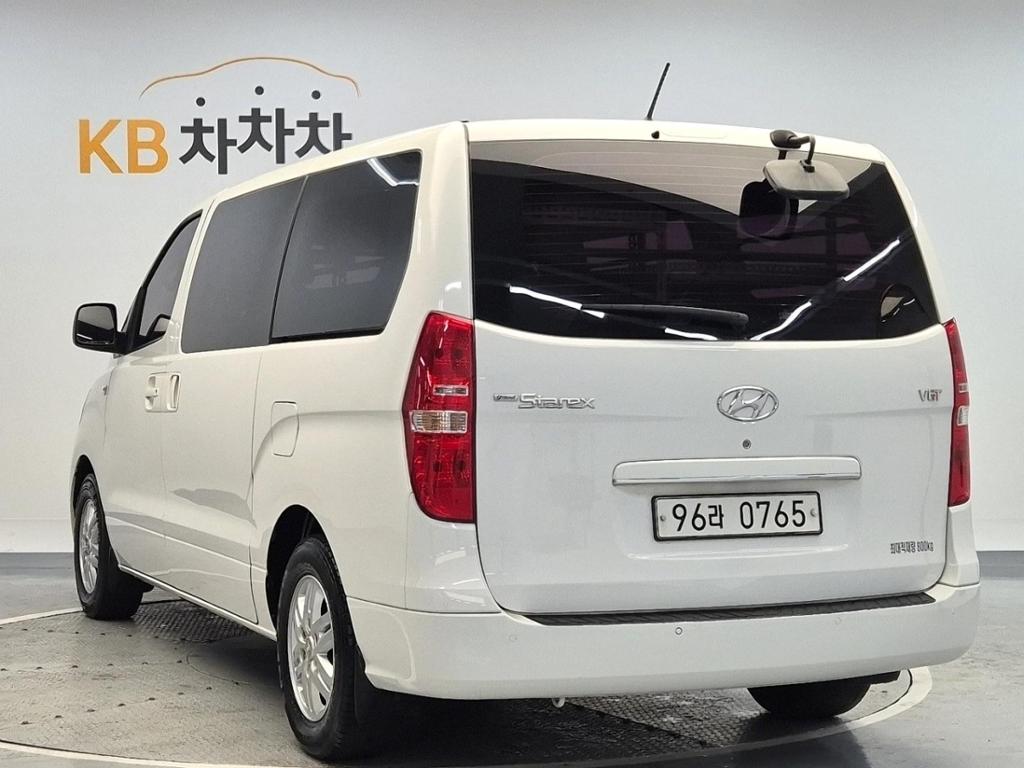 2018 HYUNDAI GRAND STAREX 