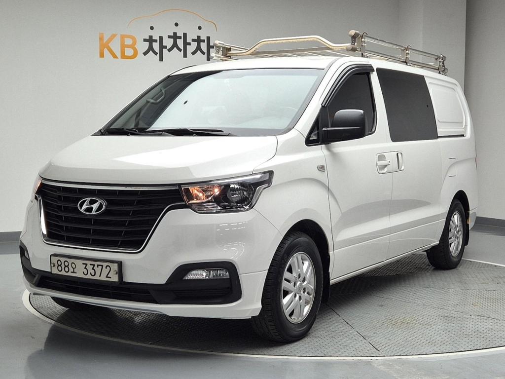 2021 HYUNDAI THE NEW GRAND STAREX 