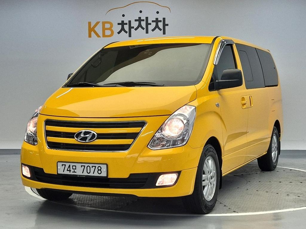 2018 HYUNDAI GRAND STAREX 