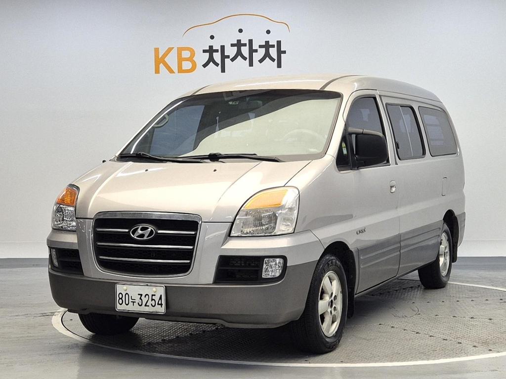 2004 HYUNDAI STAREX 
