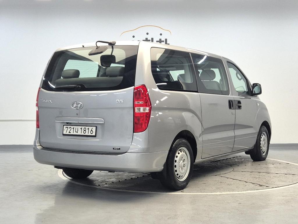 2011 HYUNDAI GRAND STAREX 