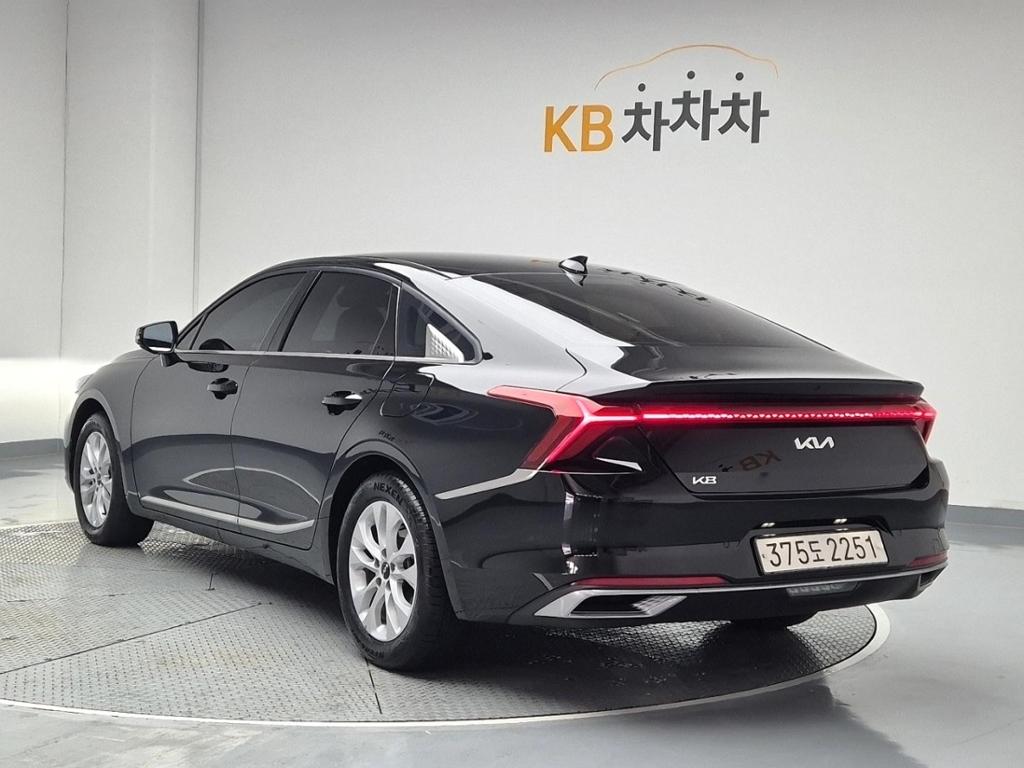 2022 KIA K8 