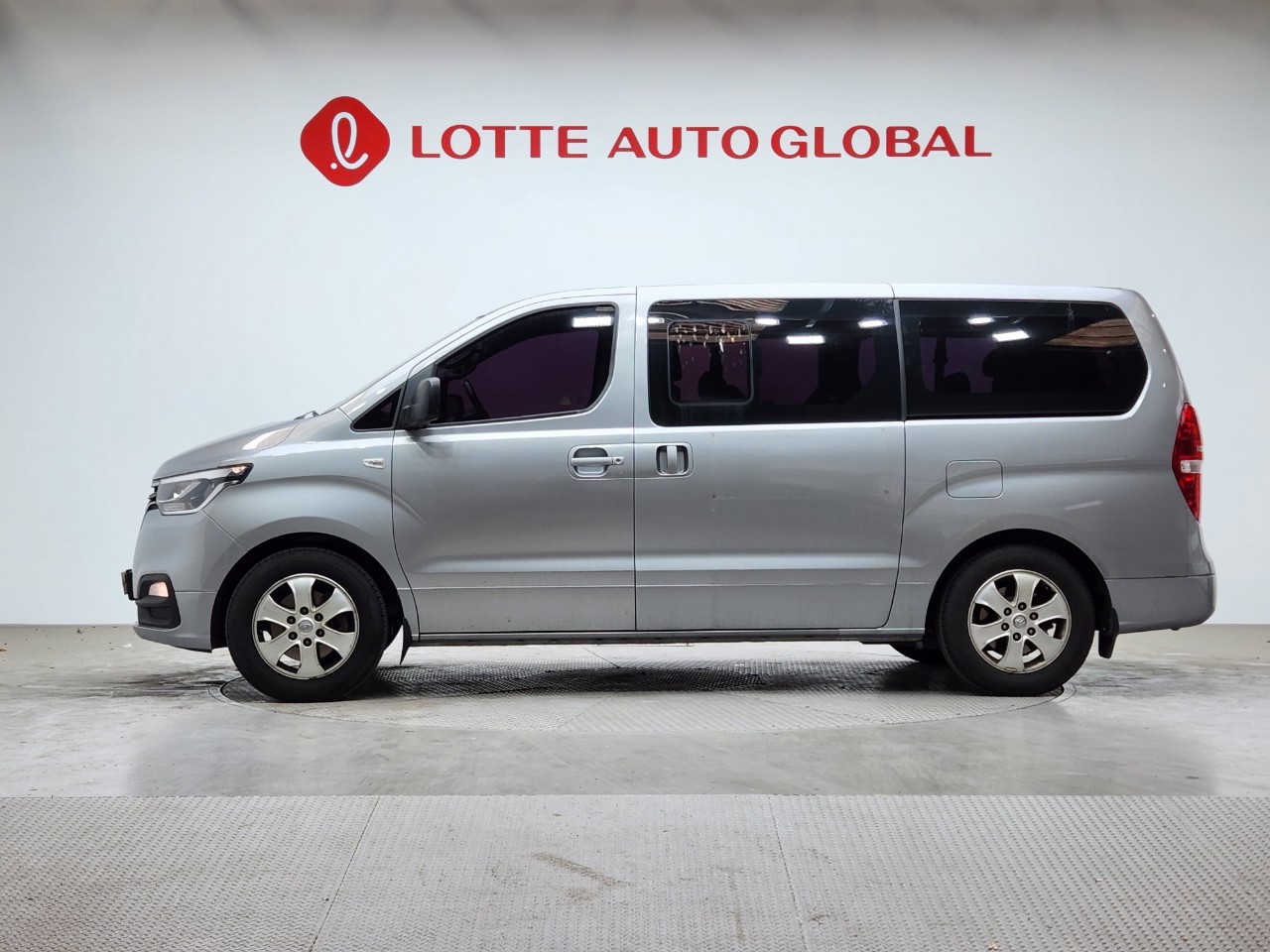 2019 HYUNDAI THE NEW GRAND STAREX 9seat Diesel Premium