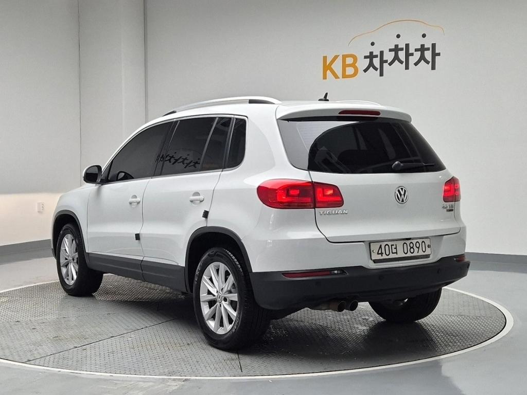 2016 VOLKSWAGEN TIGUAN 