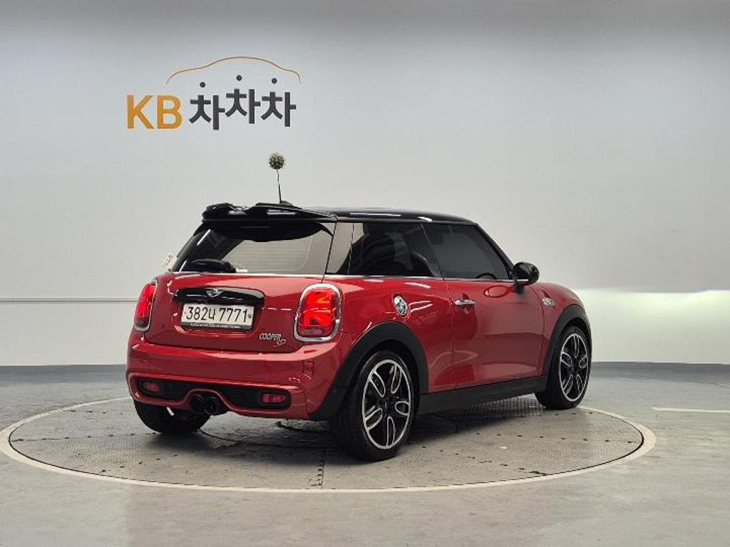 2016 MINI COOPER 