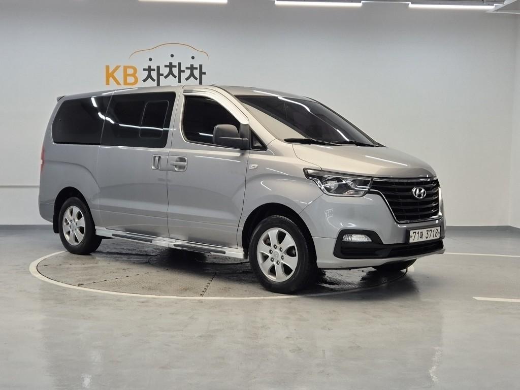 2019 HYUNDAI THE NEW GRAND STAREX 