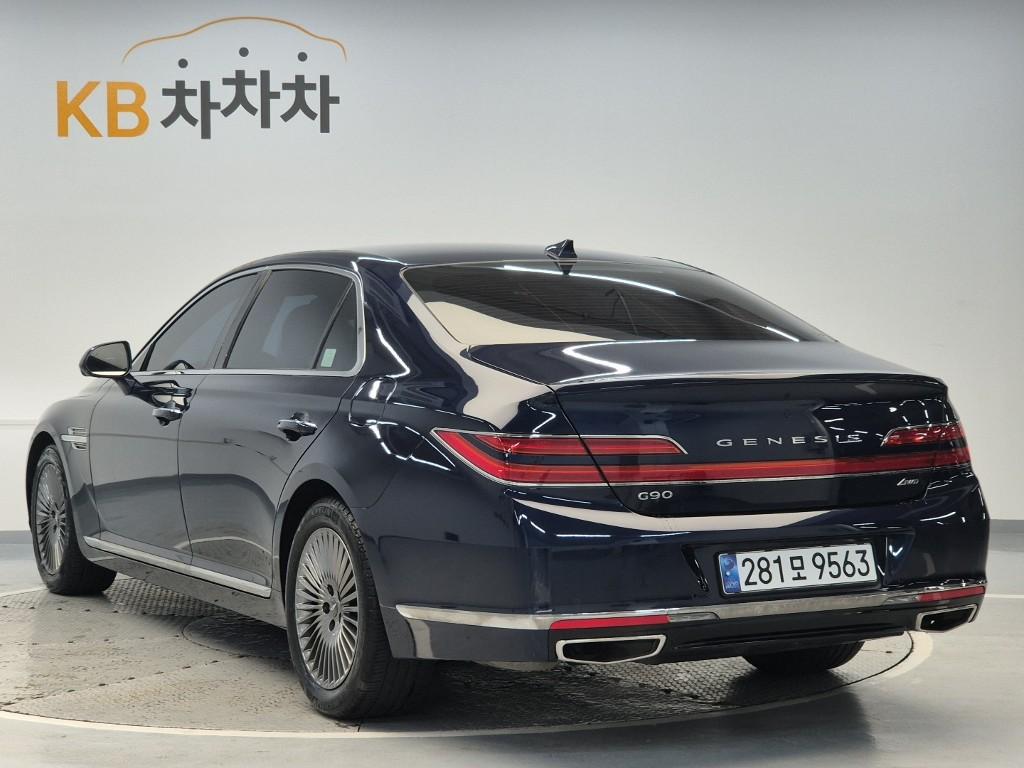 2021 GENESIS G90 