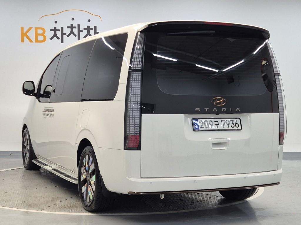 2023 HYUNDAI STARIA 