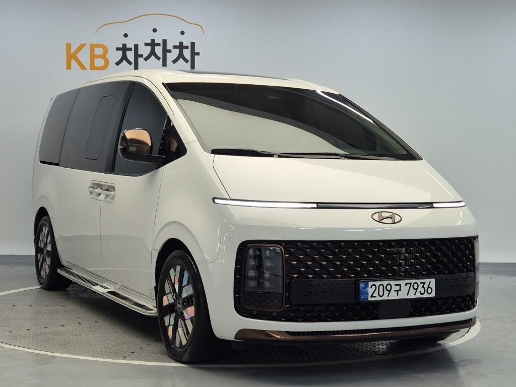 2023 HYUNDAI STARIA 