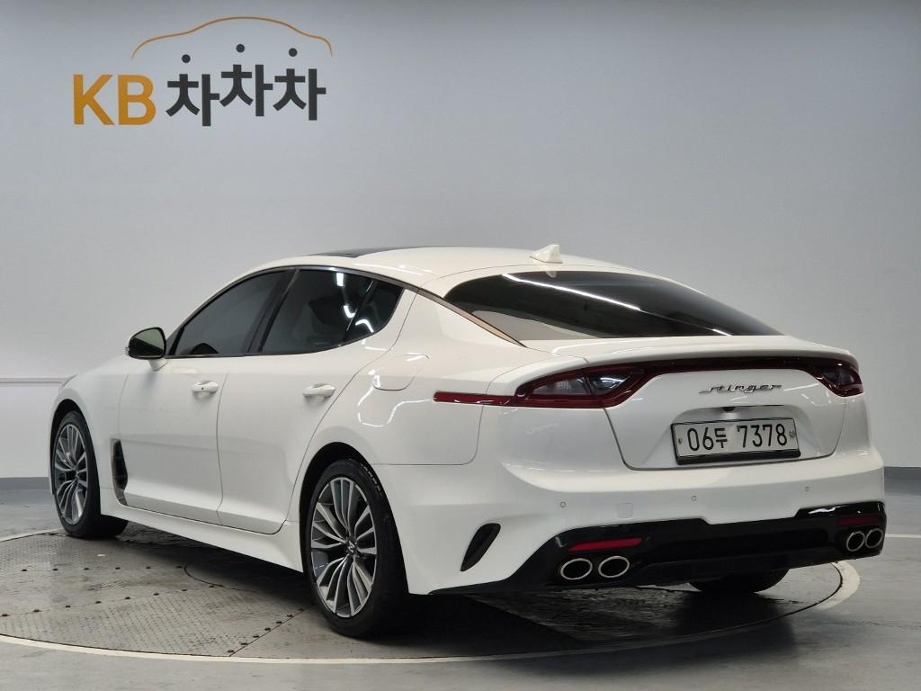 2018 KIA STINGER 
