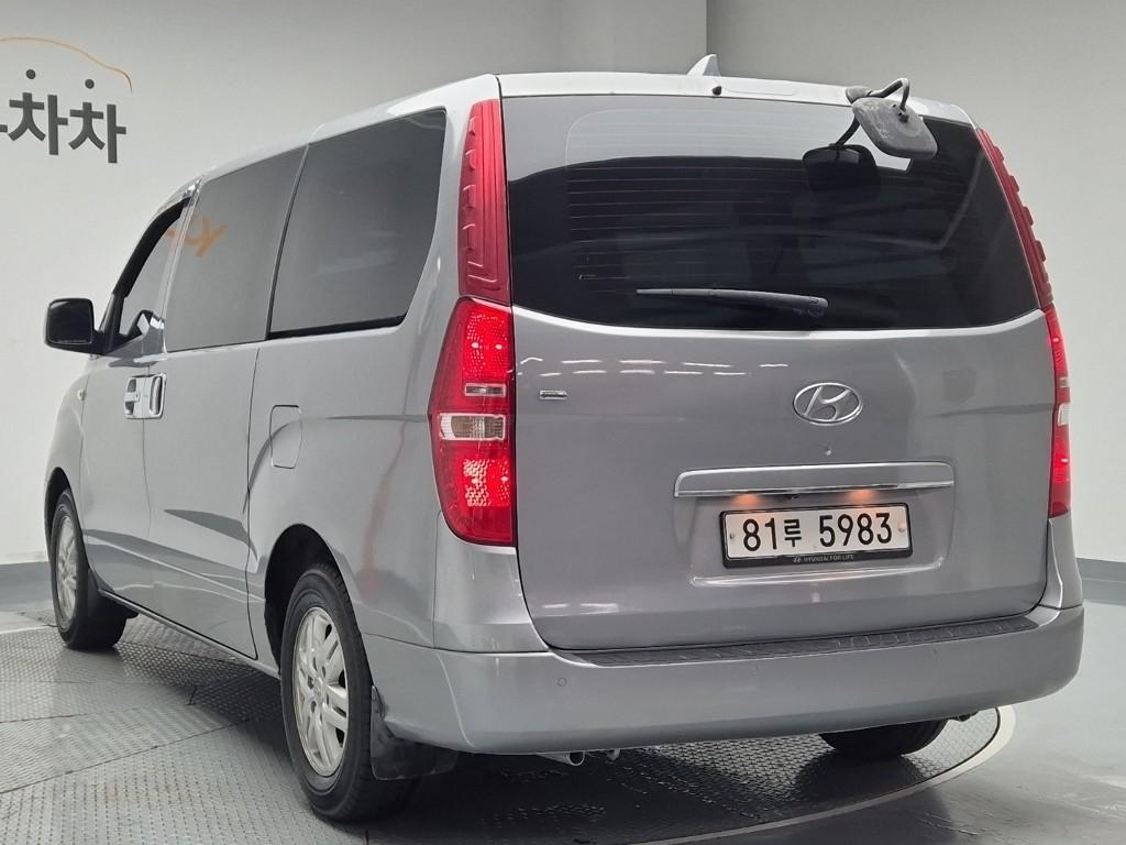 2018 HYUNDAI GRAND STAREX 