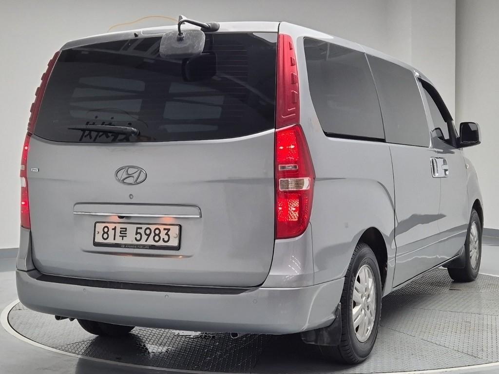 2018 HYUNDAI GRAND STAREX 
