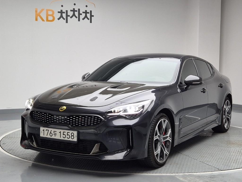 2019 KIA STINGER 