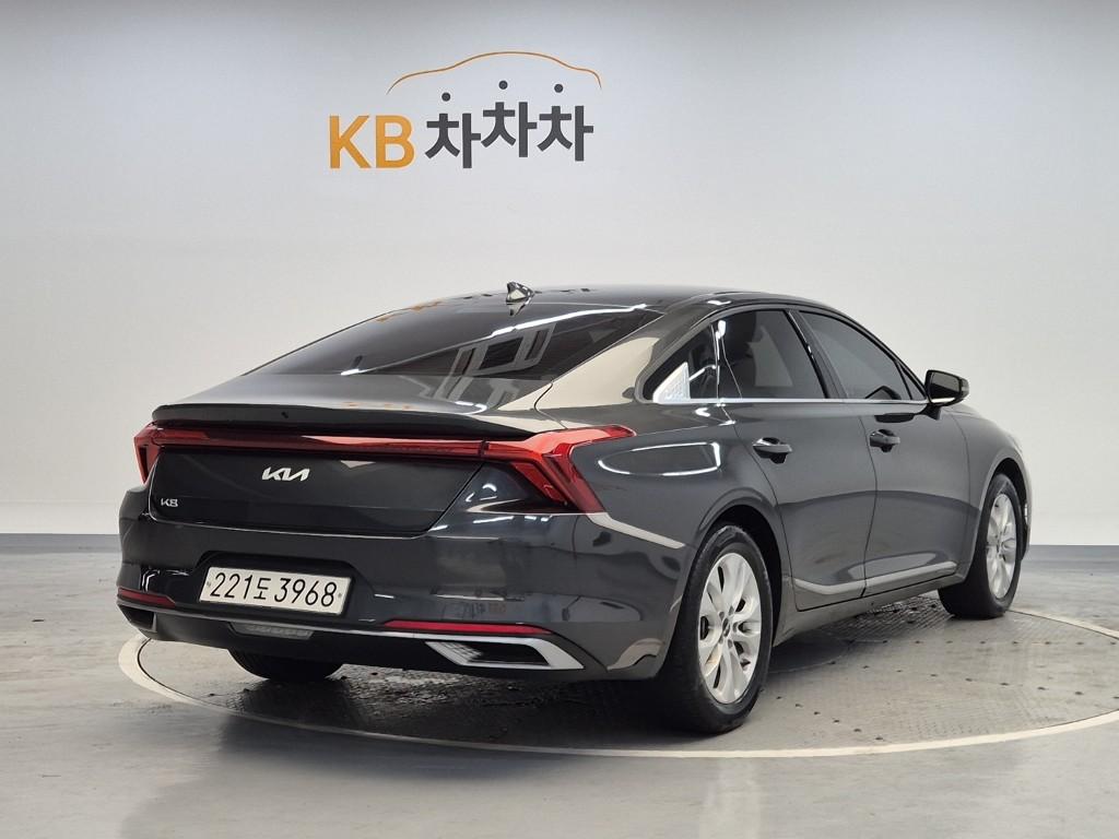 2022 KIA K8 
