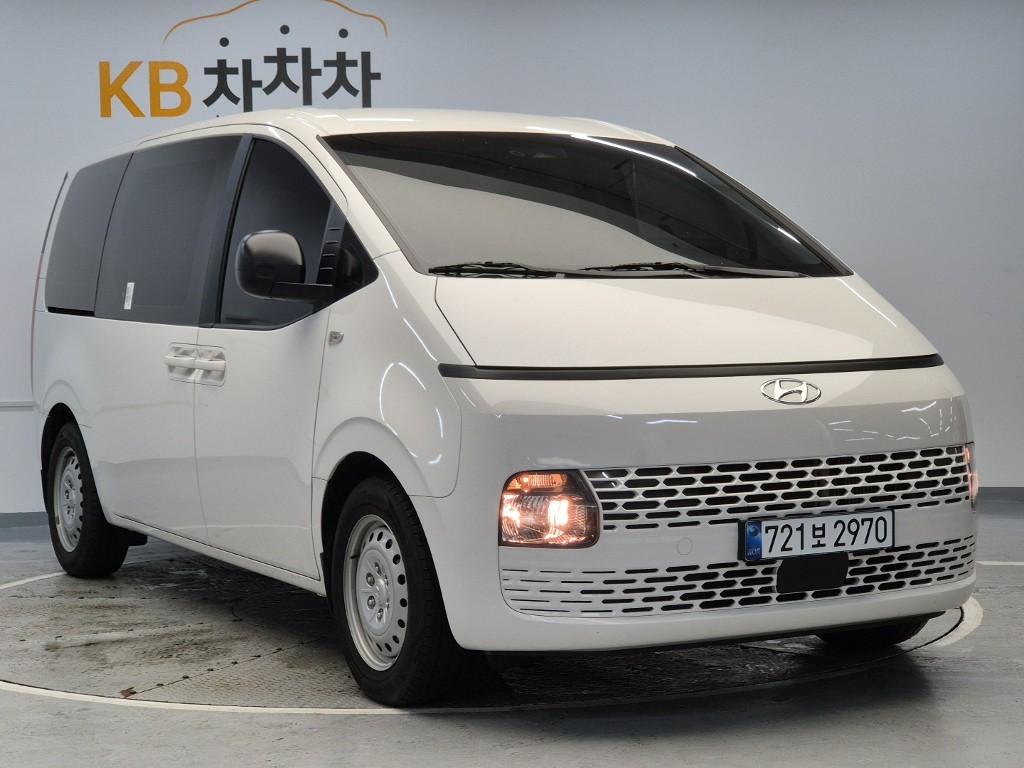 2022 HYUNDAI STARIA 