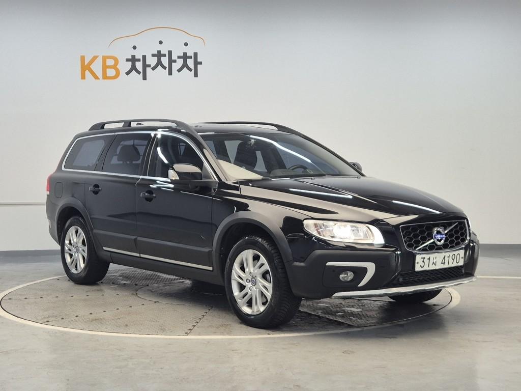 2016 VOLVO XC70 