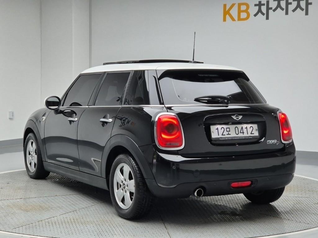 2016 MINI COOPER 