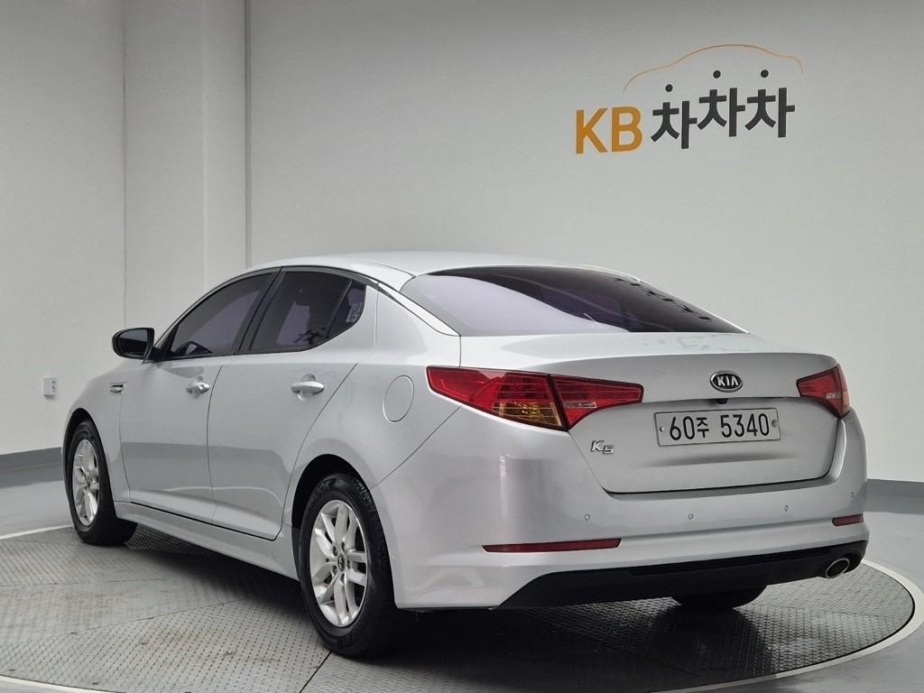 2011 KIA K5 