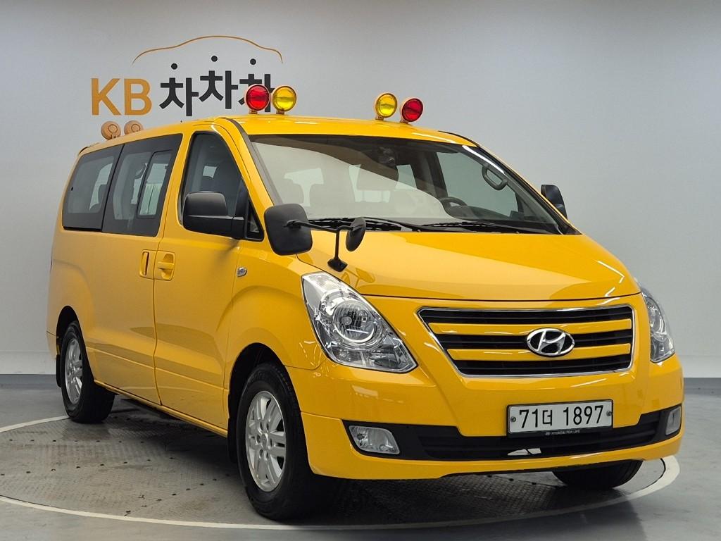 2018 HYUNDAI GRAND STAREX 