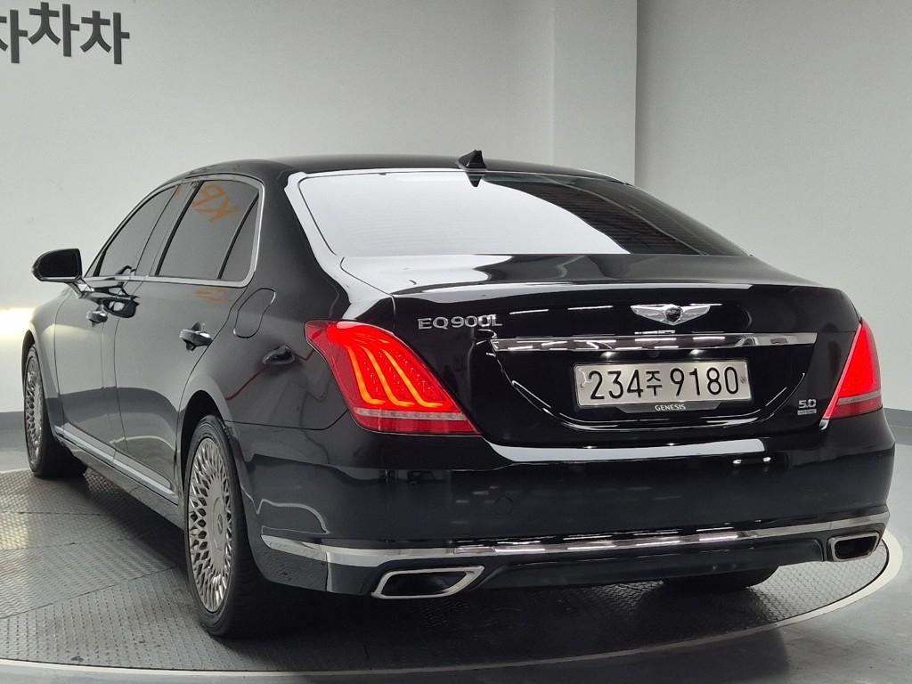 2017 GENESIS EQ900 