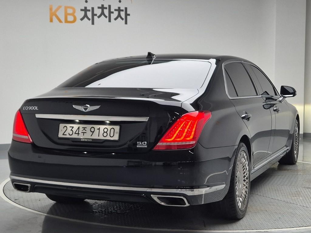2017 GENESIS EQ900 
