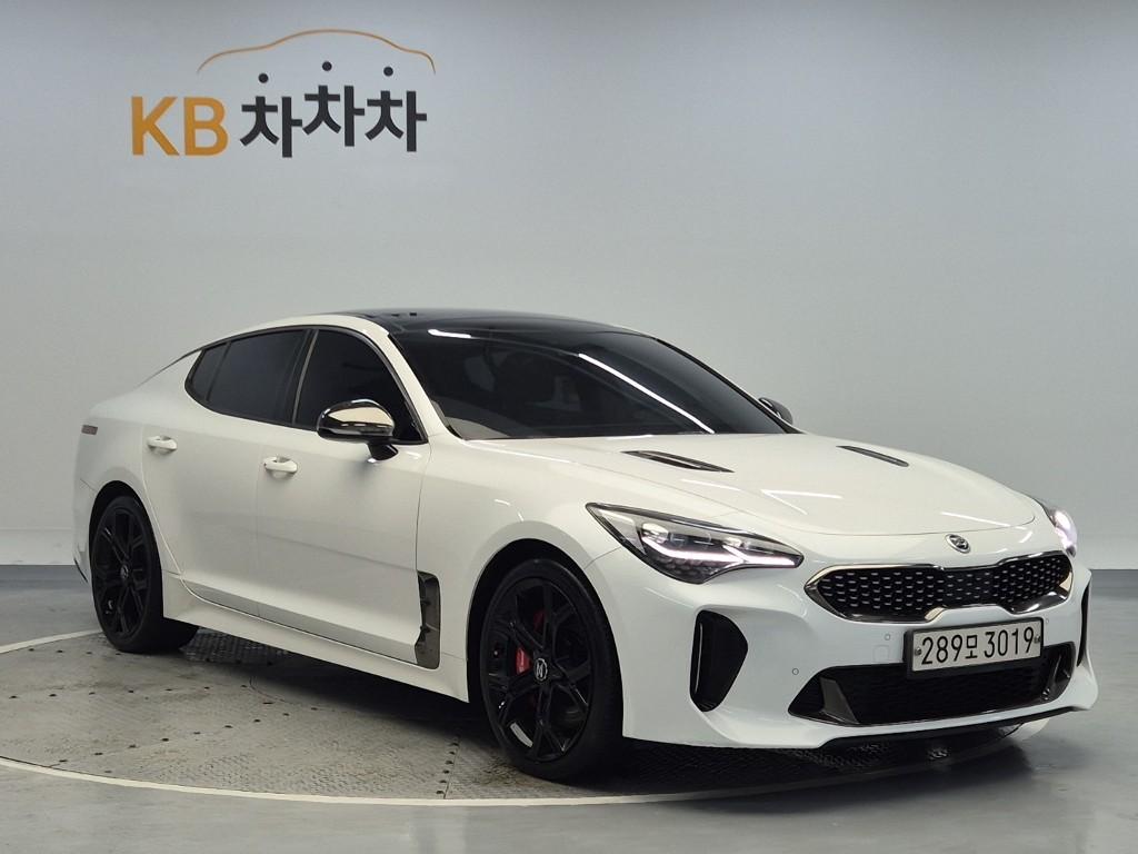 2020 KIA STINGER 