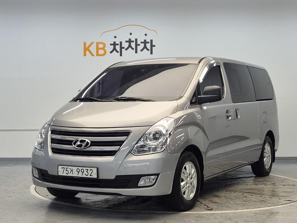 2017 HYUNDAI GRAND STAREX 