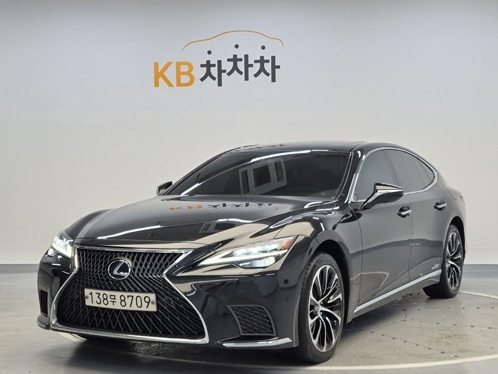2022 LEXUS LS 