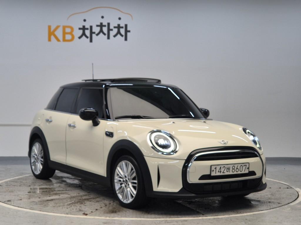 2022 MINI COOPER 