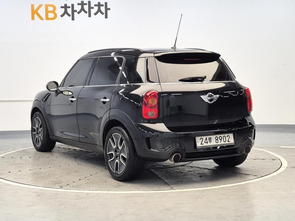 2011 MINI COUNTRYMAN 