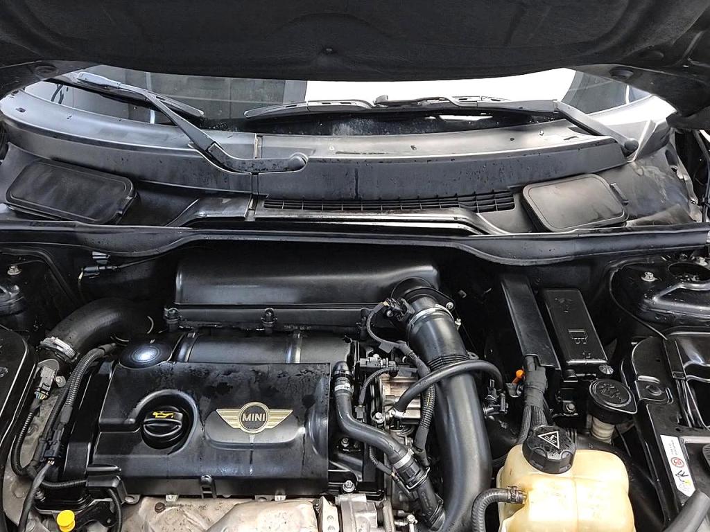 2011 MINI COUNTRYMAN 