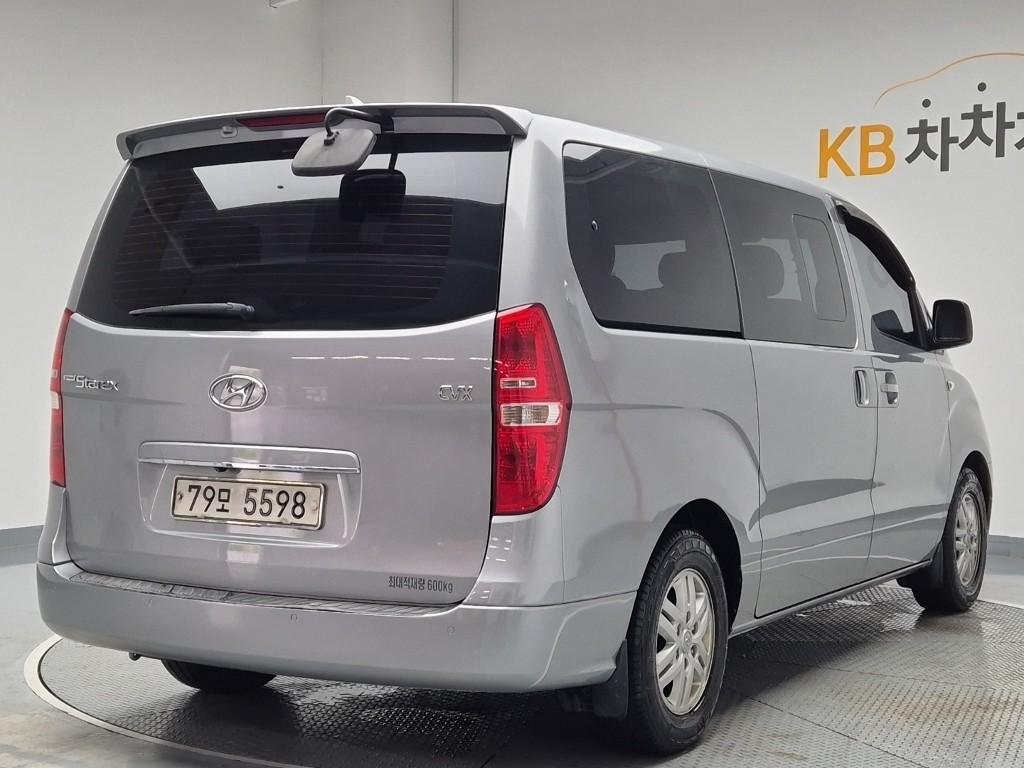 2017 HYUNDAI GRAND STAREX 