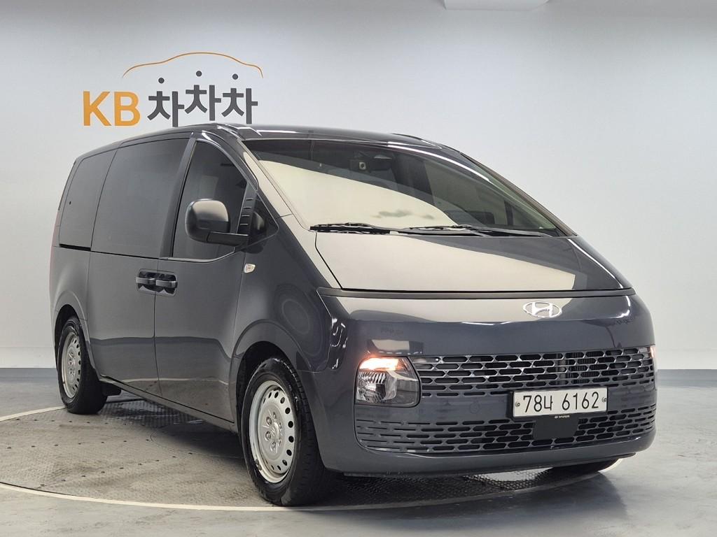 2022 HYUNDAI STARIA 