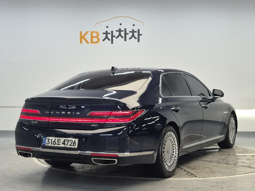 2021 GENESIS G90 